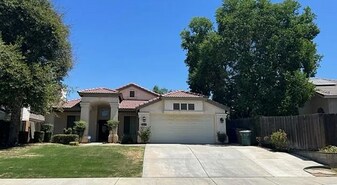 806 Augusta Hills Dr in Bakersfield, CA - Building Photo