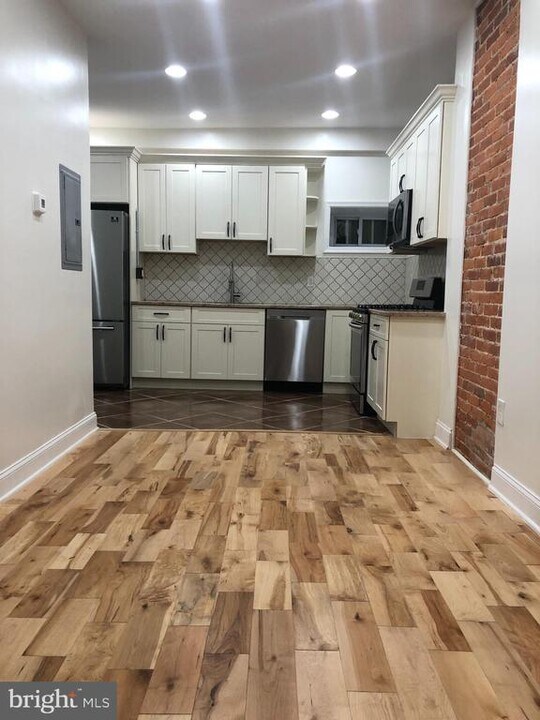 1706 N Marshall St in Philadelphia, PA - Building Photo