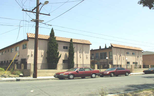 14614 Chadron Ave in Gardena, CA - Foto de edificio