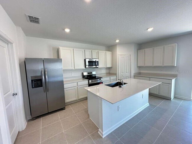 5431 Meadow Walk Dr in Davenport, FL - Building Photo - Building Photo