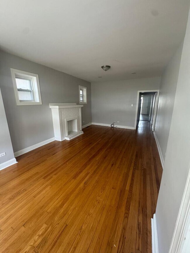 5017 W Montana St in Chicago, IL - Building Photo - Building Photo