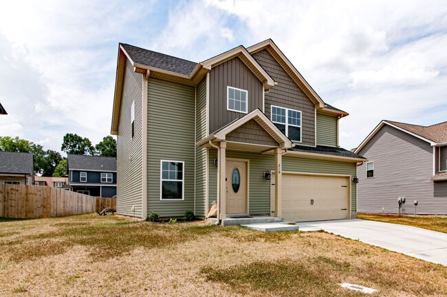 210 Geneva Ln in Clarksville, TN - Building Photo - Building Photo