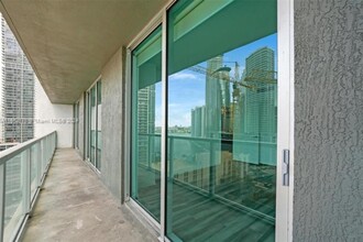 55 SE 6th St, Unit 2105 in Miami, FL - Building Photo - Building Photo