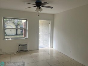 2242 Arthur St in Hollywood, FL - Building Photo - Building Photo