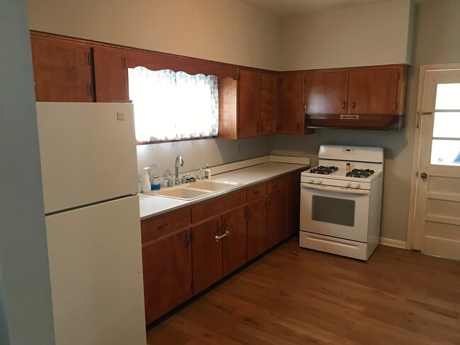 2004 S Kentucky Ave in Corbin, KY - Building Photo - Building Photo