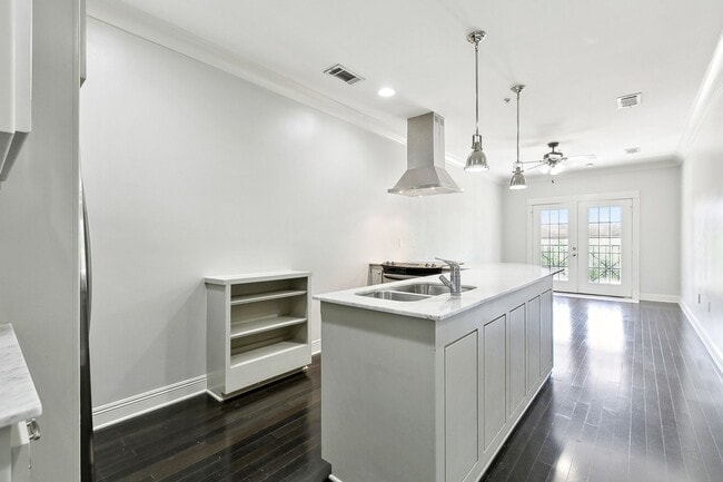 7248 Perkins Rd in Baton Rouge, LA - Building Photo - Building Photo