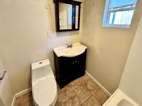 28 Putnam Ave, Unit 2 in Cambridge, MA - Building Photo - Building Photo