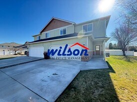 7116 W Mead Ave in Yakima, WA - Building Photo