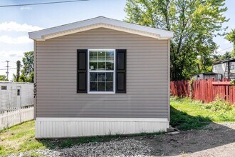 507 Will Ln in West Mifflin, PA - Building Photo - Building Photo
