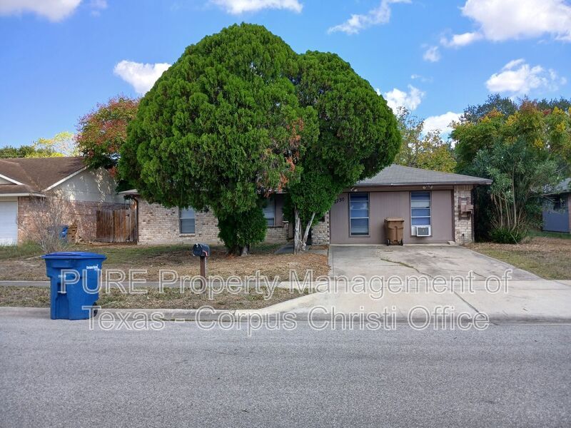 2730 Tumbleweed Dr in Corpus Christi, TX - Building Photo
