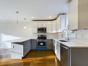 3 Morton Pl, Unit 2 in Boston, MA - Foto de edificio - Building Photo