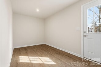 7024 Capstan Ter in Charlotte, NC - Building Photo - Building Photo