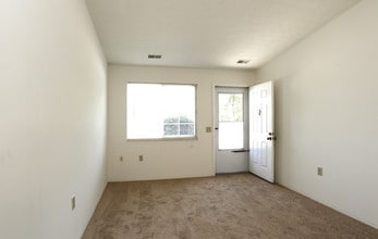 Quail Meadow Apartments in Cincinnati, OH - Foto de edificio - Interior Photo