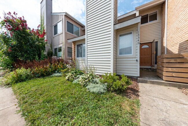 13349 Shea Pl in Herndon, VA - Building Photo - Building Photo