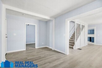 4320 E 43rd St in Kansas City, MO - Building Photo - Building Photo