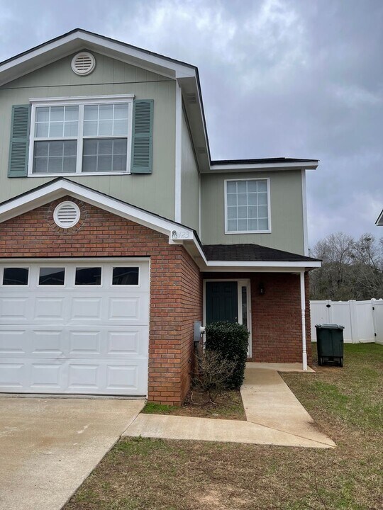 123 N Springview Dr in Enterprise, AL - Building Photo