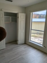 115 Renee Ln in Kerrville, TX - Foto de edificio - Building Photo