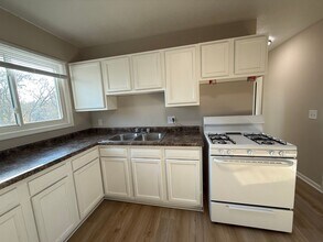 2606 E Hennepin Ave in Minneapolis, MN - Building Photo - Building Photo