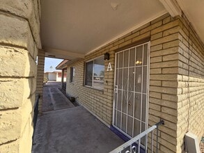 6027 E Covina St in Mesa, AZ - Foto de edificio - Building Photo