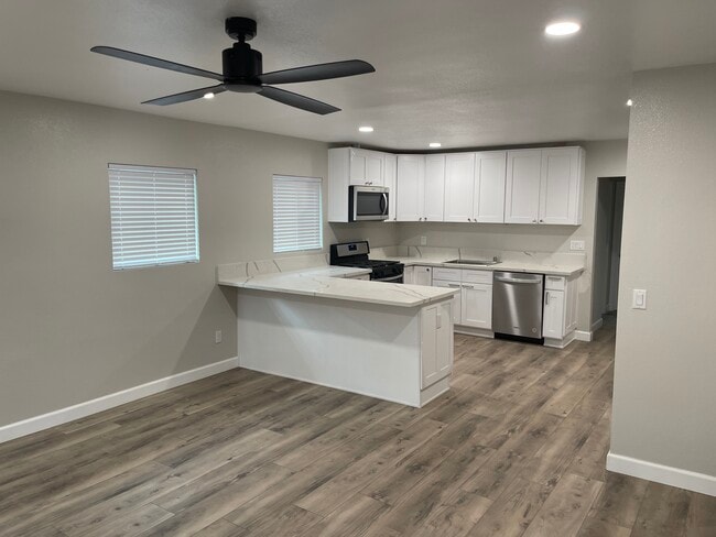 1012 Cypress Ave, Unit 1012
