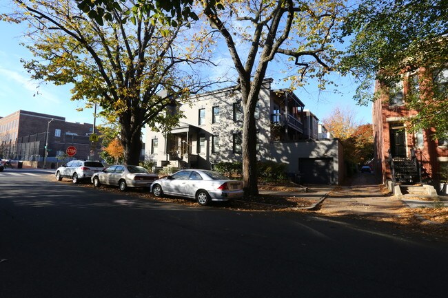 604 5th St NE in Washington, DC - Building Photo - Building Photo