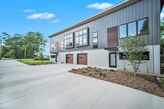 560-562 Cleveland St in Chelsea, MI - Building Photo - Building Photo