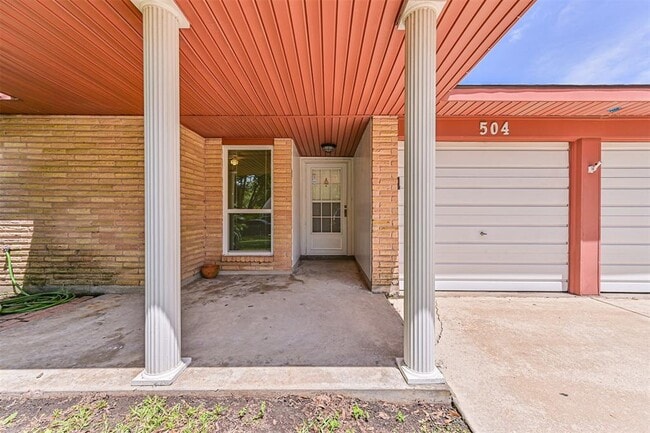 504 Kingsbury Ln in Friendswood, TX - Foto de edificio - Building Photo