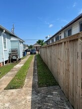 2500 Clover St in New Orleans, LA - Building Photo - Building Photo