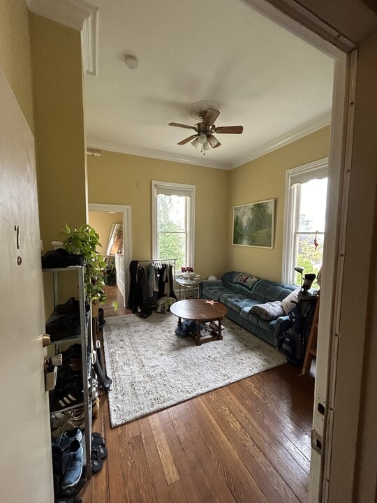 146 Clarence St in Victoria, BC - Building Photo