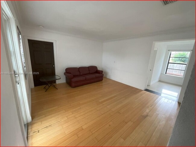 8281 SW 28th St in Miami, FL - Building Photo - Building Photo