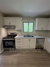 1528 Redwood Dr in Peterborough, ON - Building Photo - Building Photo