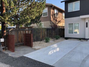 1056 Watt St-Unit -Unit #1 in Reno, NV - Building Photo - Building Photo