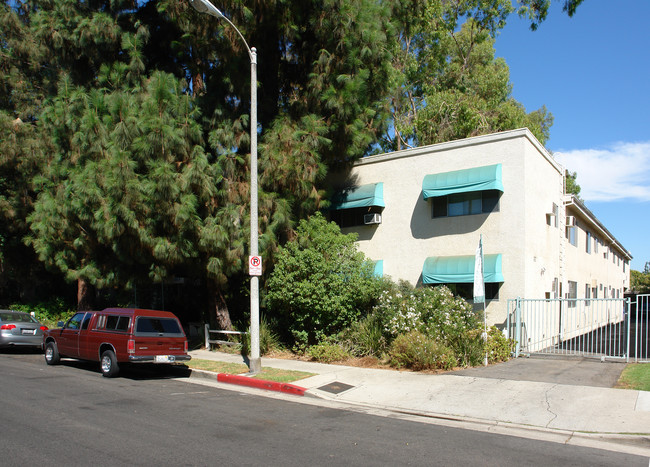 18645-1865 Collins St in Tarzana, CA - Building Photo - Building Photo