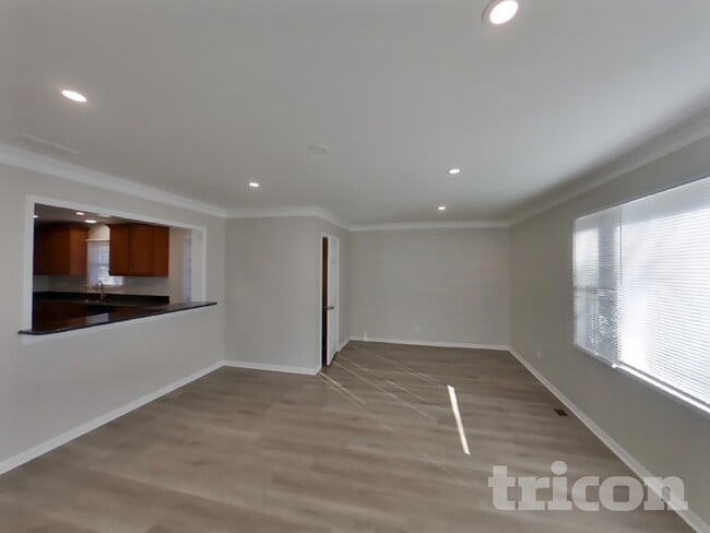 36493 N Hawthorne Ln in Ingleside, IL - Building Photo - Building Photo