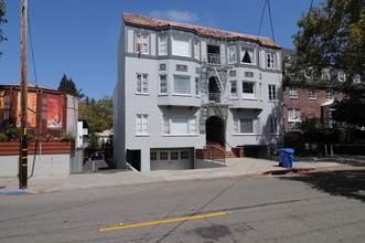 2451 Le Conte Ave in Berkeley, CA - Building Photo - Building Photo