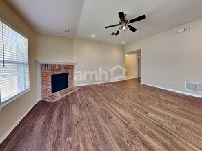 1408 Eagles Nest Trail in Krum, TX - Foto de edificio - Building Photo