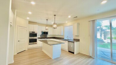 11998 Santiam Ct in Jurupa Valley, CA - Building Photo - Building Photo