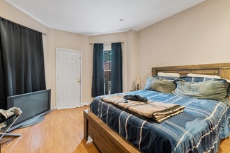 2124 Bolton St, Unit 2 in Baltimore, MD - Foto de edificio - Building Photo