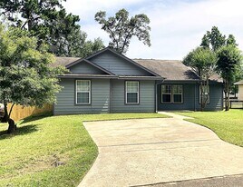 10479 Royal Tricia Dr in Conroe, TX - Building Photo