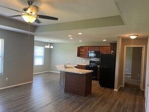 329 W Grace St in Republic, MO - Building Photo - Building Photo