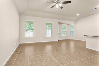 11502 W Woodmark in Conroe, TX - Building Photo - Building Photo