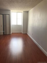 850 N Miami Ave-Unit -1808 in Miami, FL - Building Photo - Building Photo