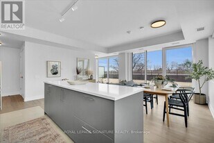 664 Spadina Ave. in Toronto, ON - Building Photo