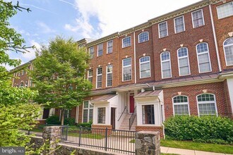 12466 Liberty Bridge Rd in Fairfax, VA - Building Photo - Building Photo