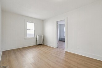 66 N Washington Ave in Bergenfield, NJ - Building Photo - Building Photo