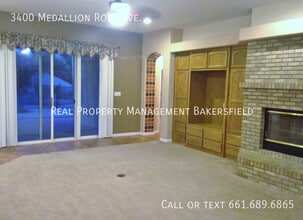 3400 Medallion Rose Ave in Bakersfield, CA - Building Photo - Building Photo