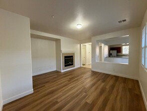 7565 Bright Eyed Ct in Las Vegas, NV - Building Photo - Building Photo
