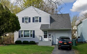 350 Humboldt St in Rochester, NY - Building Photo