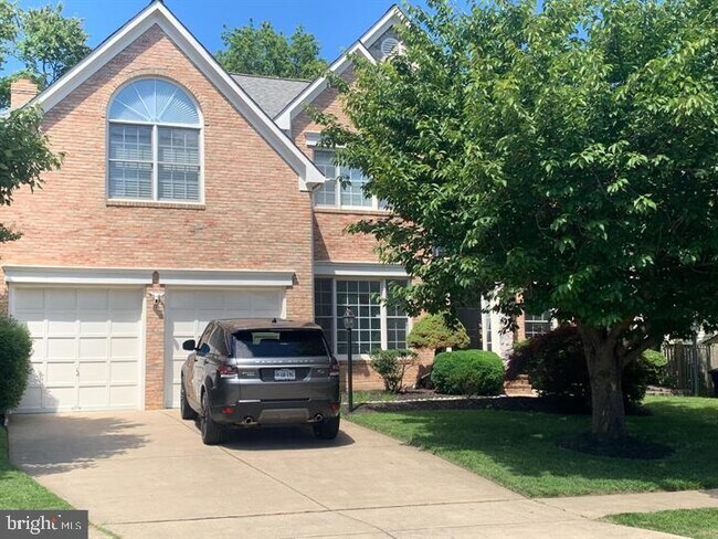 property at 8186 Madrillon Oaks Ct