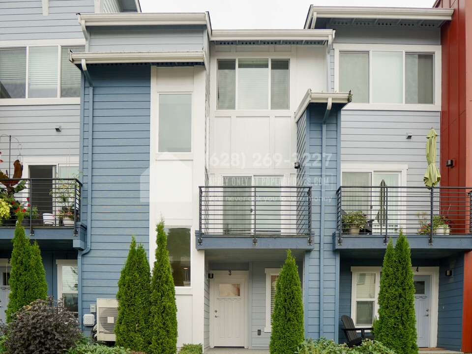 250 SE Orchard Dr in North Bend, WA - Foto de edificio